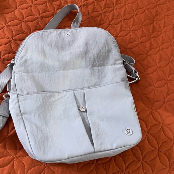 COPY - Lululemon - Picture 2 of 7